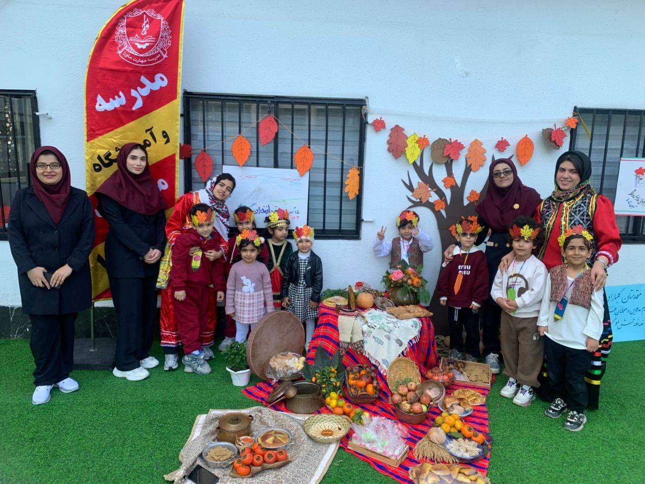 جشن روز دانش آموز و روز مازندران در مدرسه ماورا